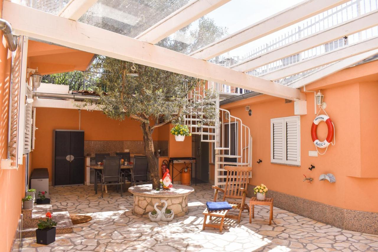 Kuca Za Odmor Antic - Holiday House Antic Novi Vinodolski Bagian luar foto