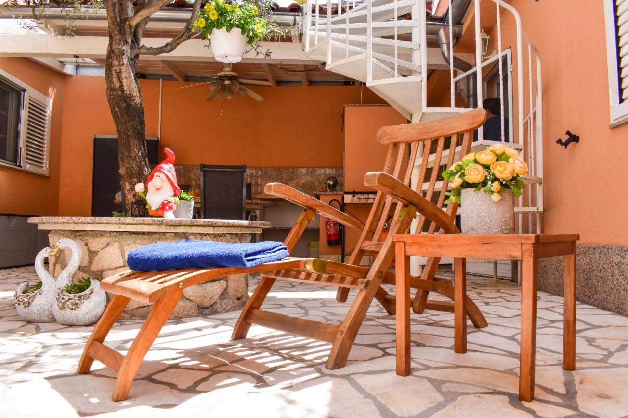 Kuca Za Odmor Antic - Holiday House Antic Novi Vinodolski Bagian luar foto