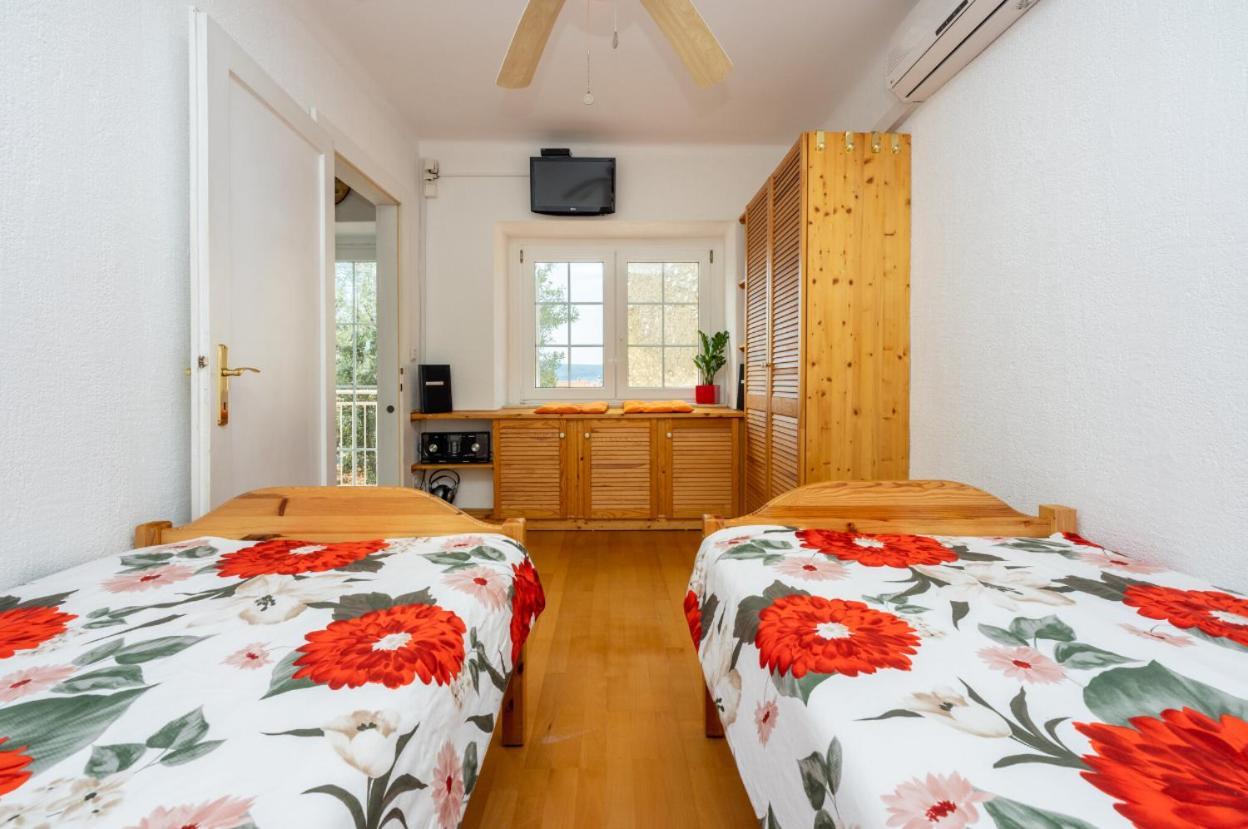 Kuca Za Odmor Antic - Holiday House Antic Novi Vinodolski Bagian luar foto